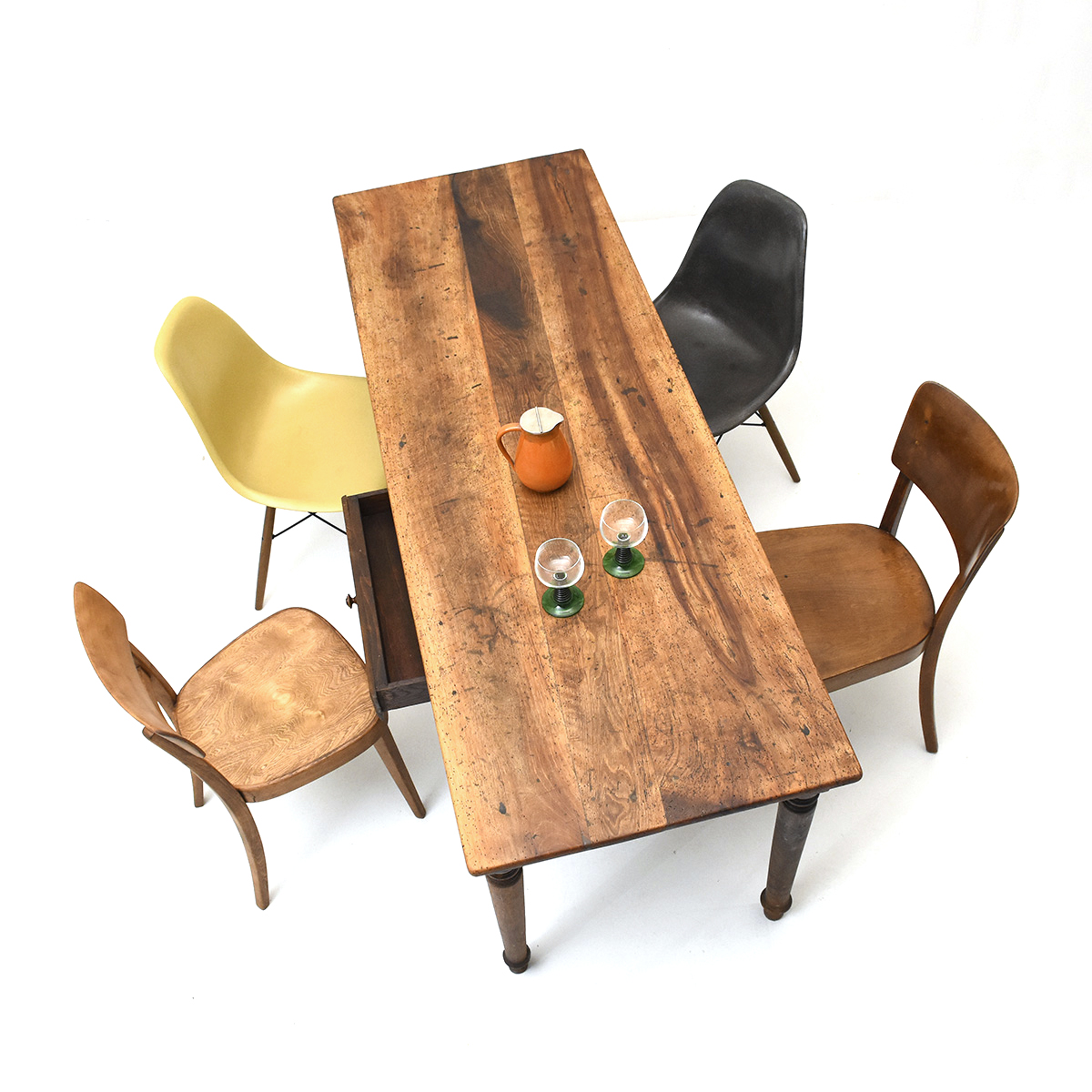 Antiker Nussbaum Holztisch