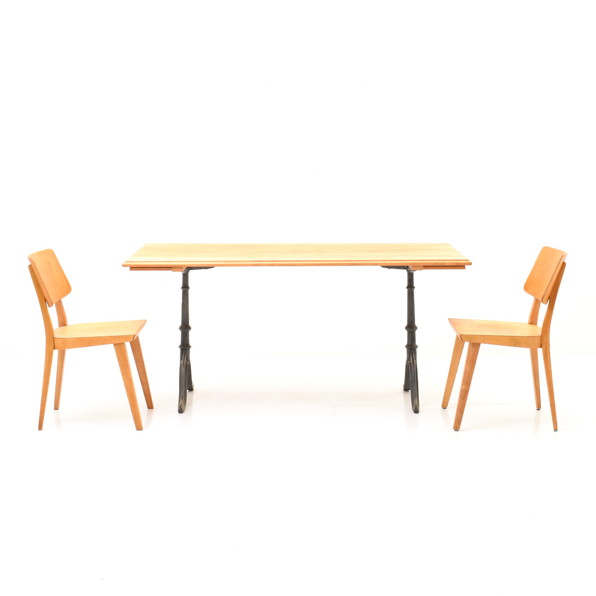 Bistrotisch, Kirsche