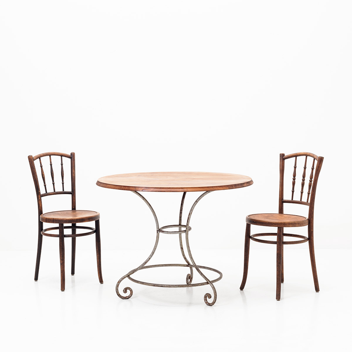 Bistrotisch mit Schmiedeisengestell