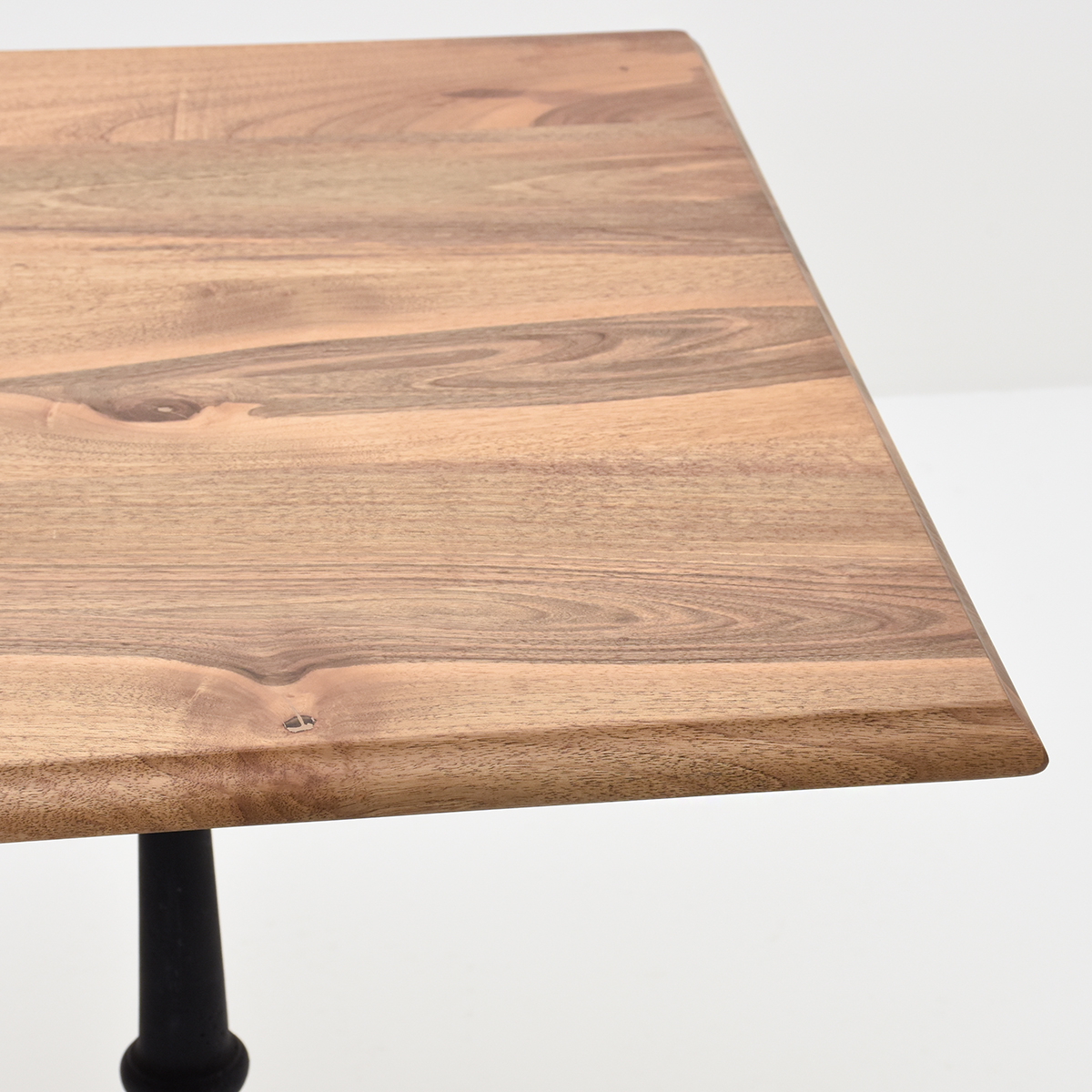 Bistrotisch, Nussbaum