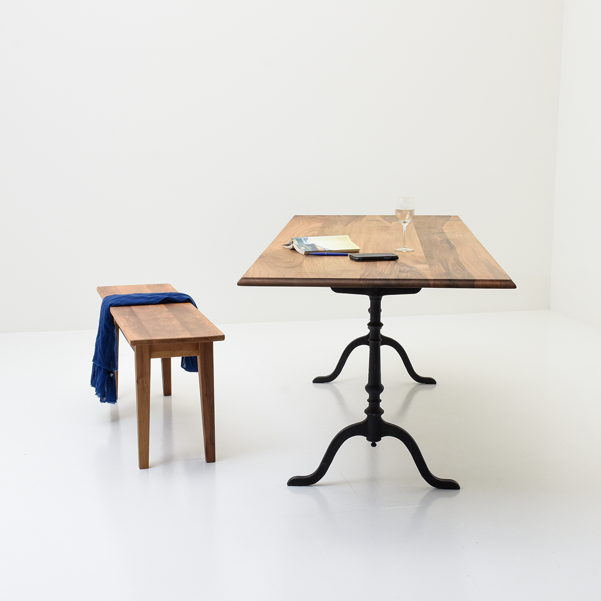 Bistrotisch, Nussbaum