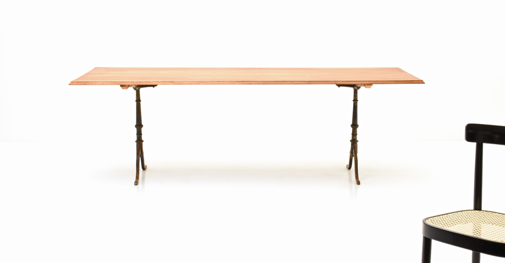 Bistrotisch Schweizer Nussbaum