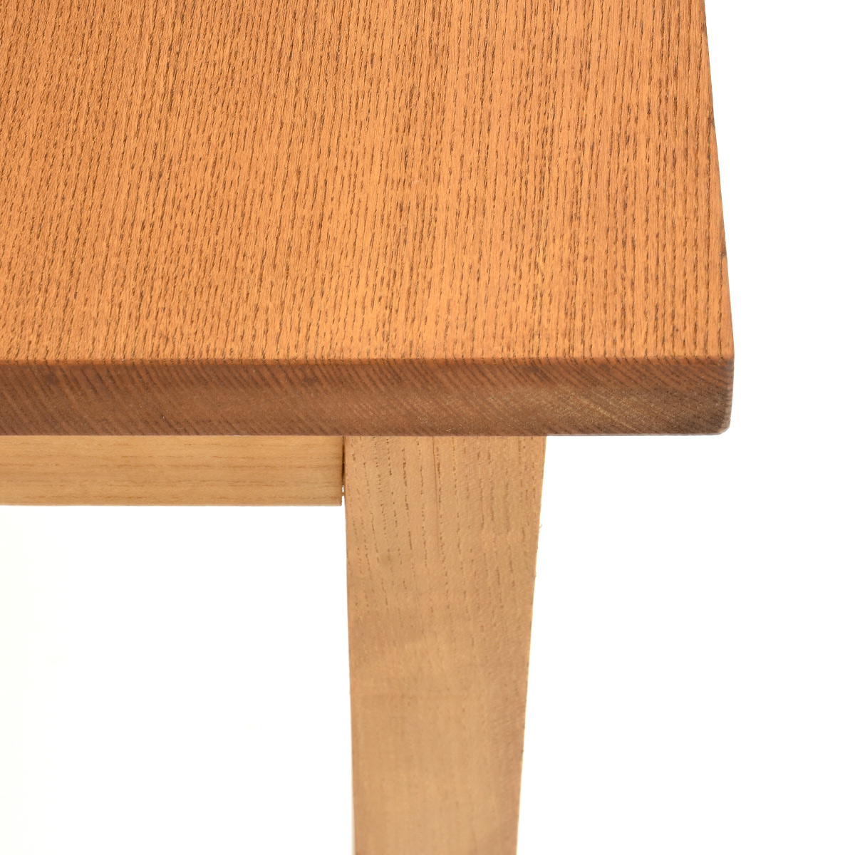 Einfacher Holztisch