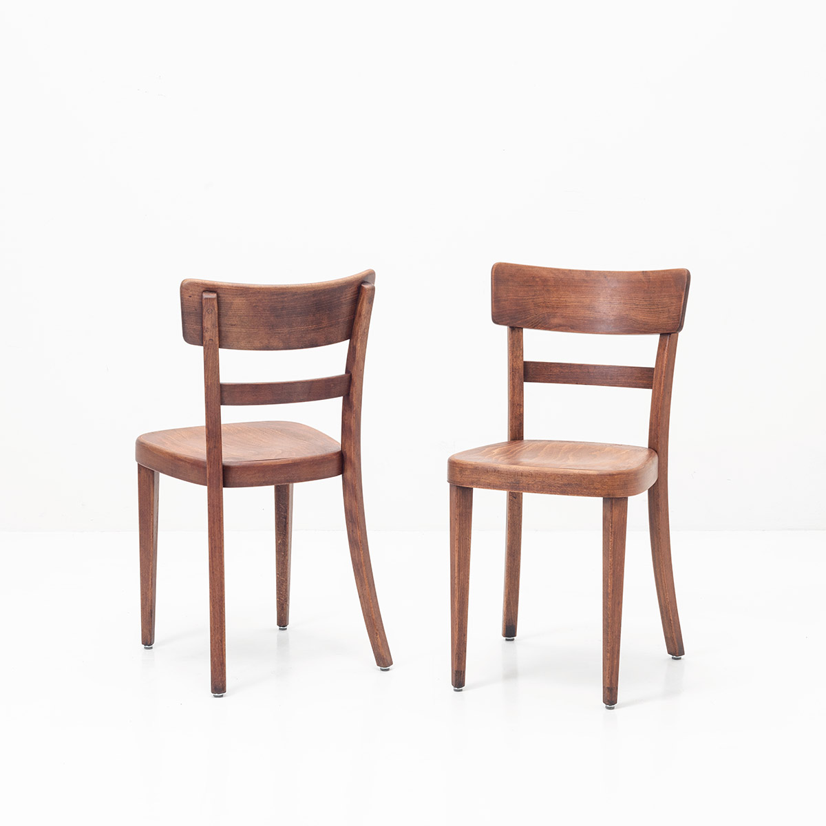 Elegante Holzstühle, Beizenstühle