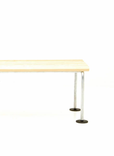 Gartenbank ohne Lehnen von Atelier Alinea