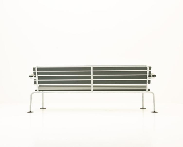 Gartenbank von Atelier Alinea, mit Rücken- und Armlehnen, 180/300cm