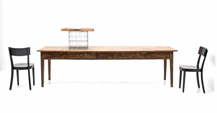 Grosse Tafel aus Fichtenholz