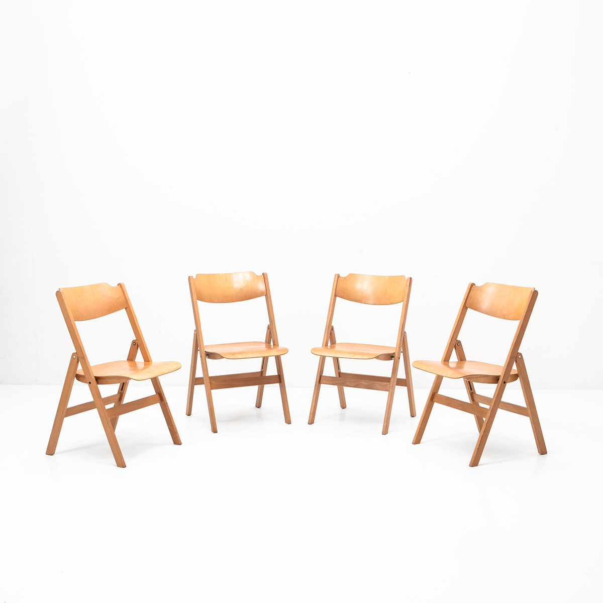 Holzstuhl, klappbar, Schweizer Fabrikat