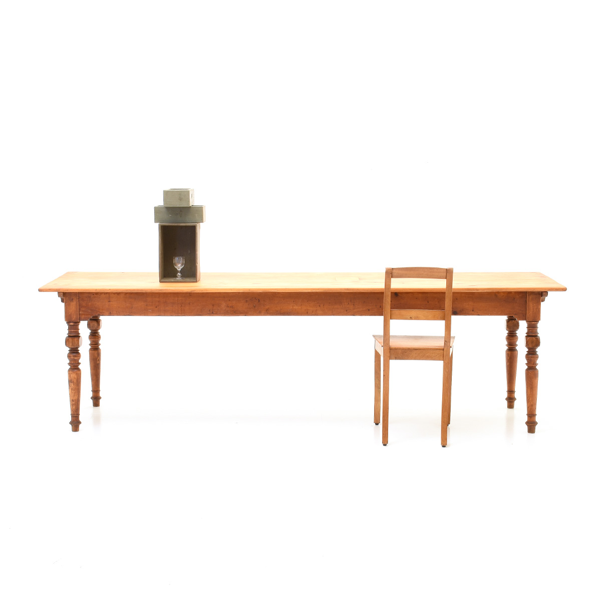 Holztisch, Grosse Tafel
