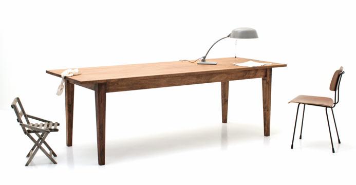 Holztisch