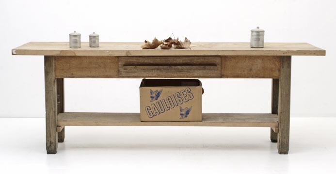Holztisch