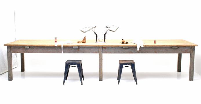 Holztisch