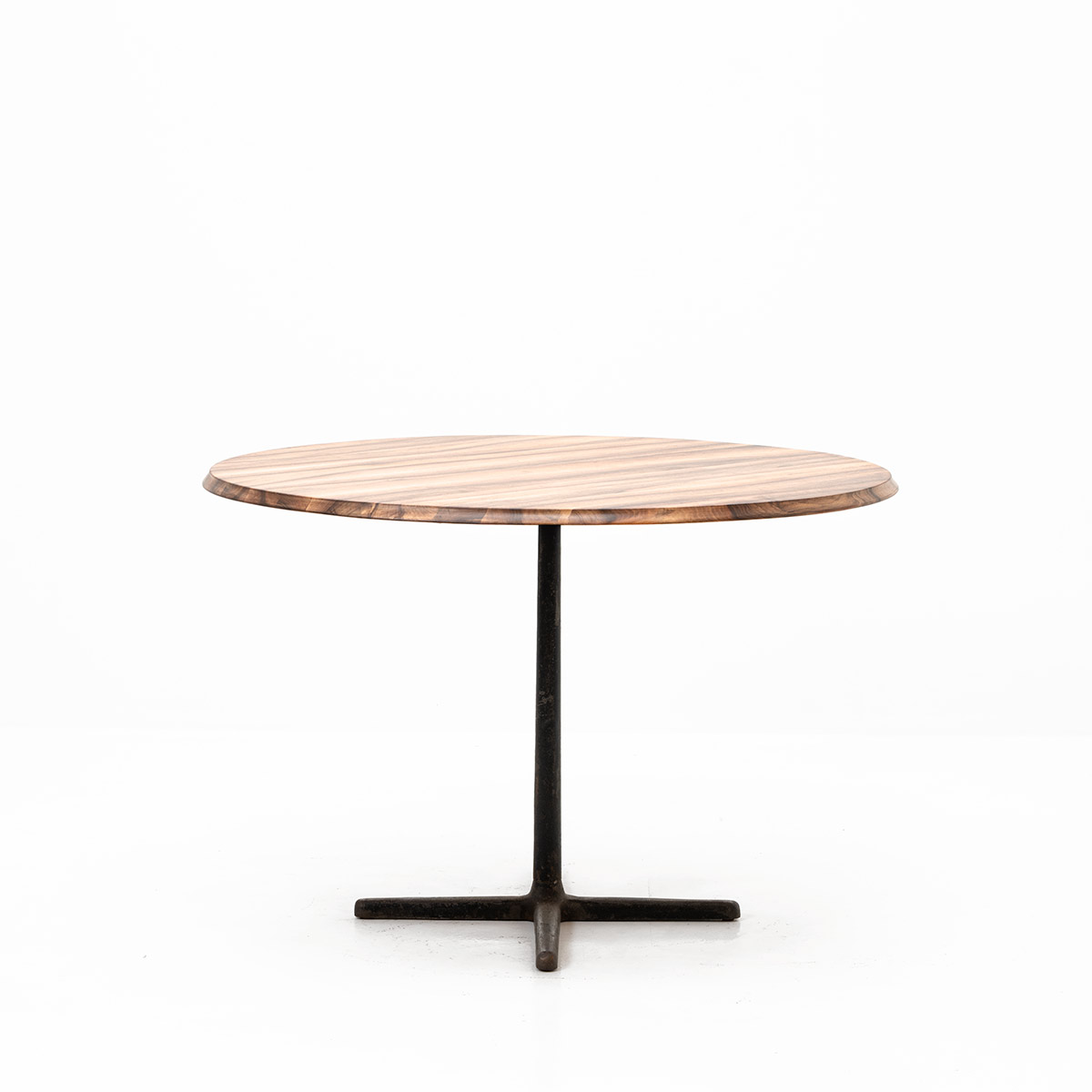 Runder Holztisch Nussbaum Mid-Century, Holztisch, Tische