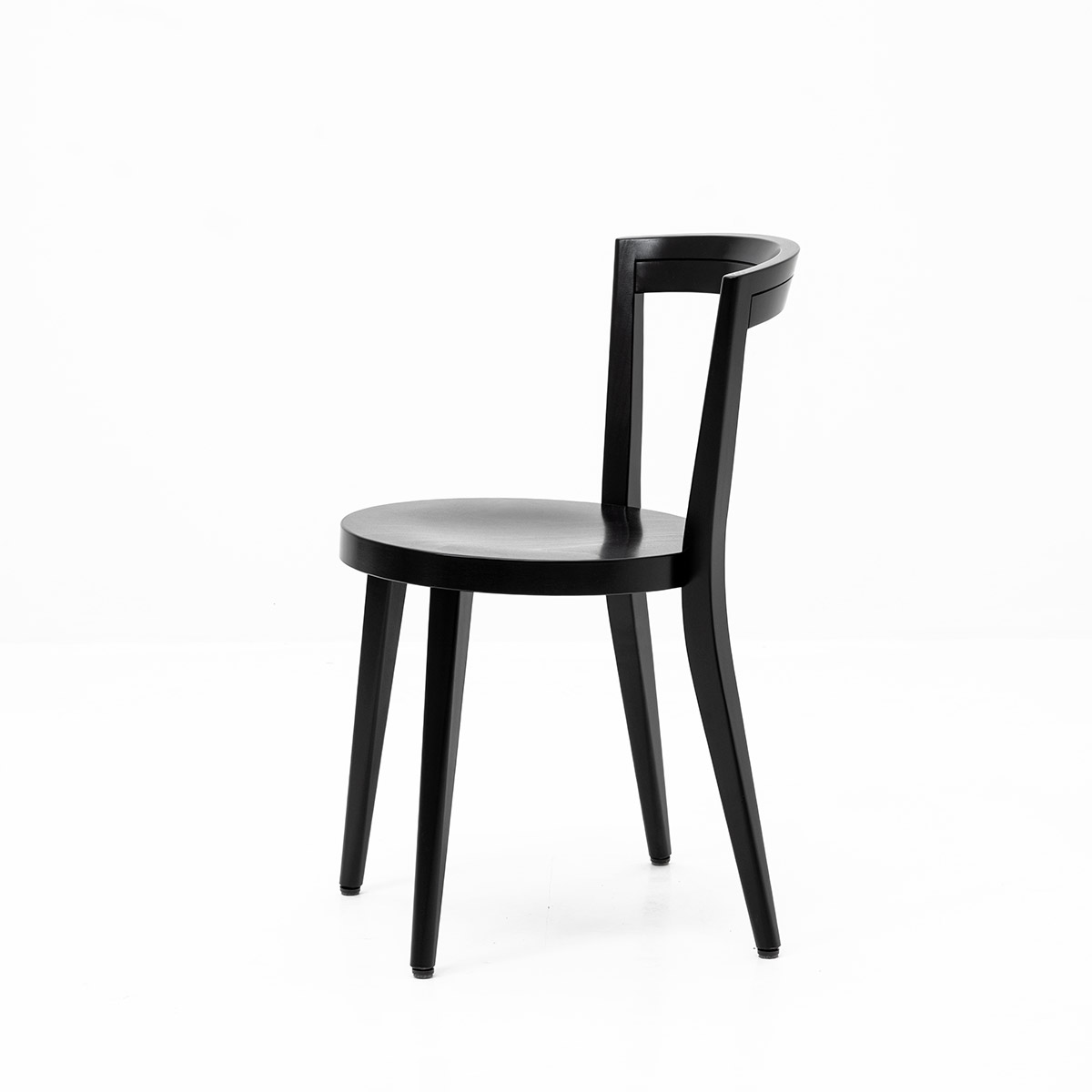 horgenglarus | abbey 1-920 Stuhl, horgenglarus, Bernhard Aebi , Holzstuhl, Stühle