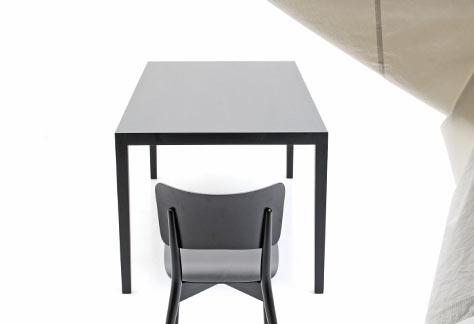 horgenglarus | t-1610 mi Tisch