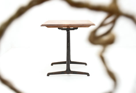 Nussbaum Bistrotisch