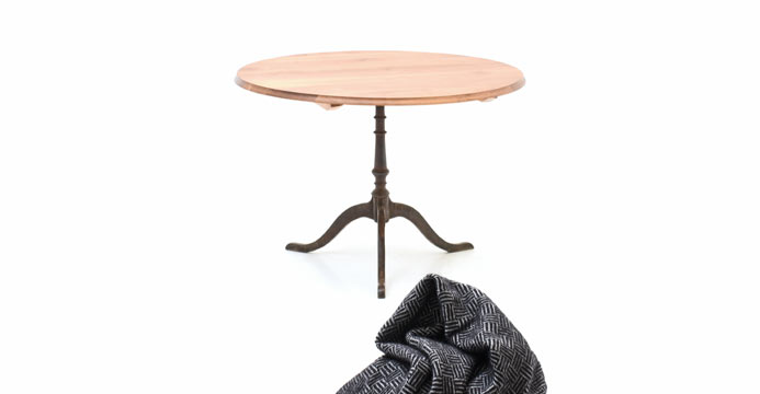 Nussbaum Bistrotisch, rund