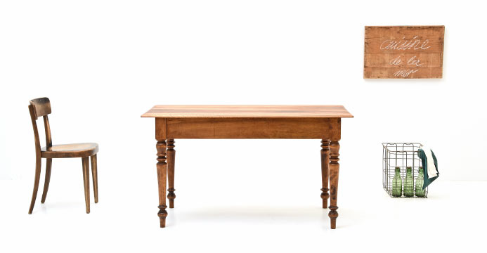 Nussbaum Holztisch