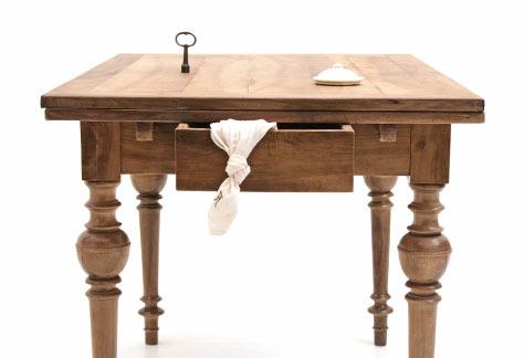 Nussbaum Tisch