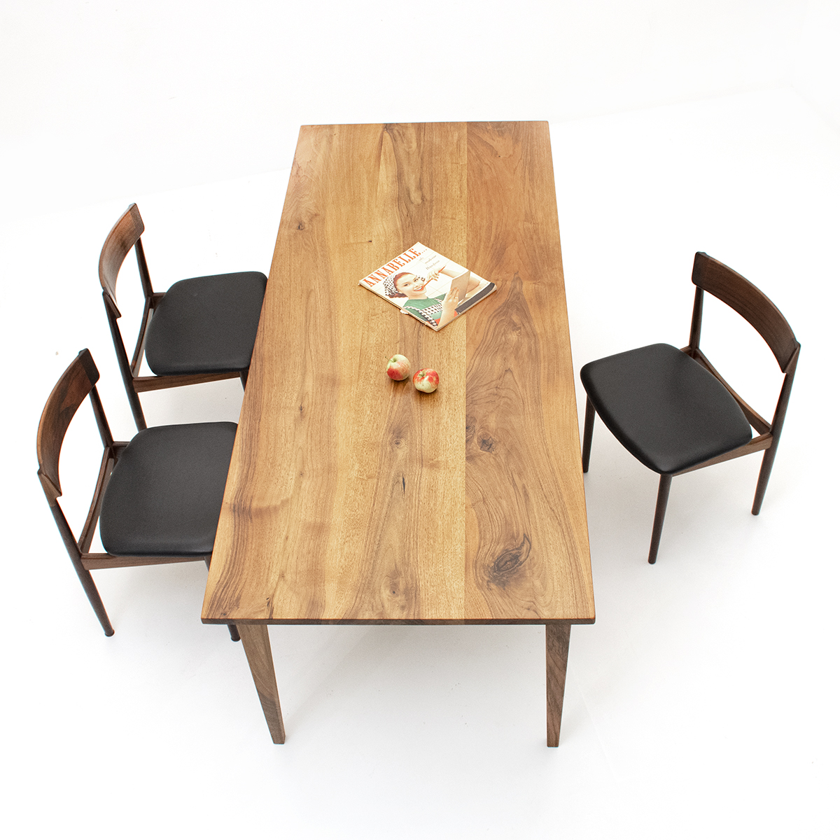 Nussbaum Tisch