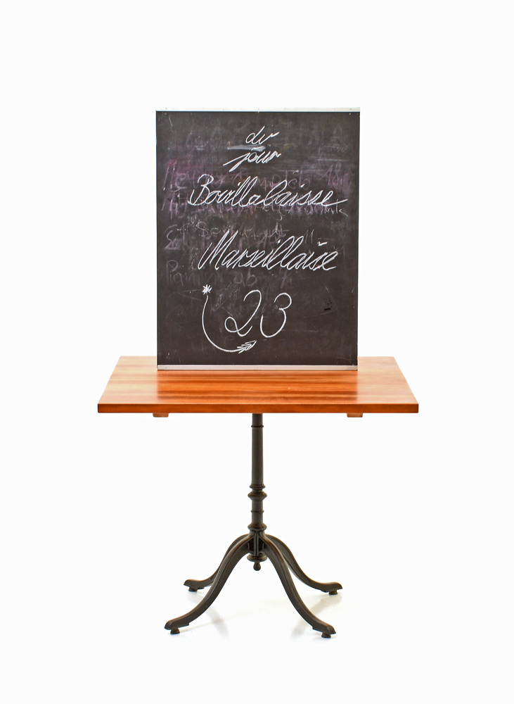 Quadratischer Bistrotisch