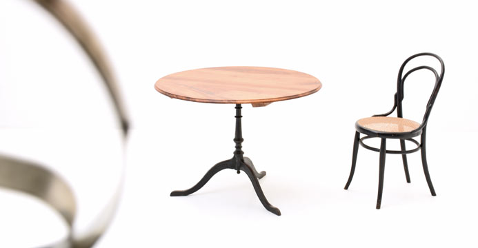 Runder Bistrotisch Nussbaum
