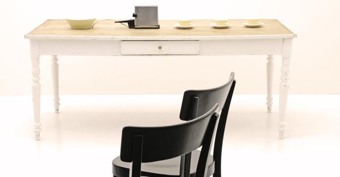 Table de Belgique, Holztisch, Tische