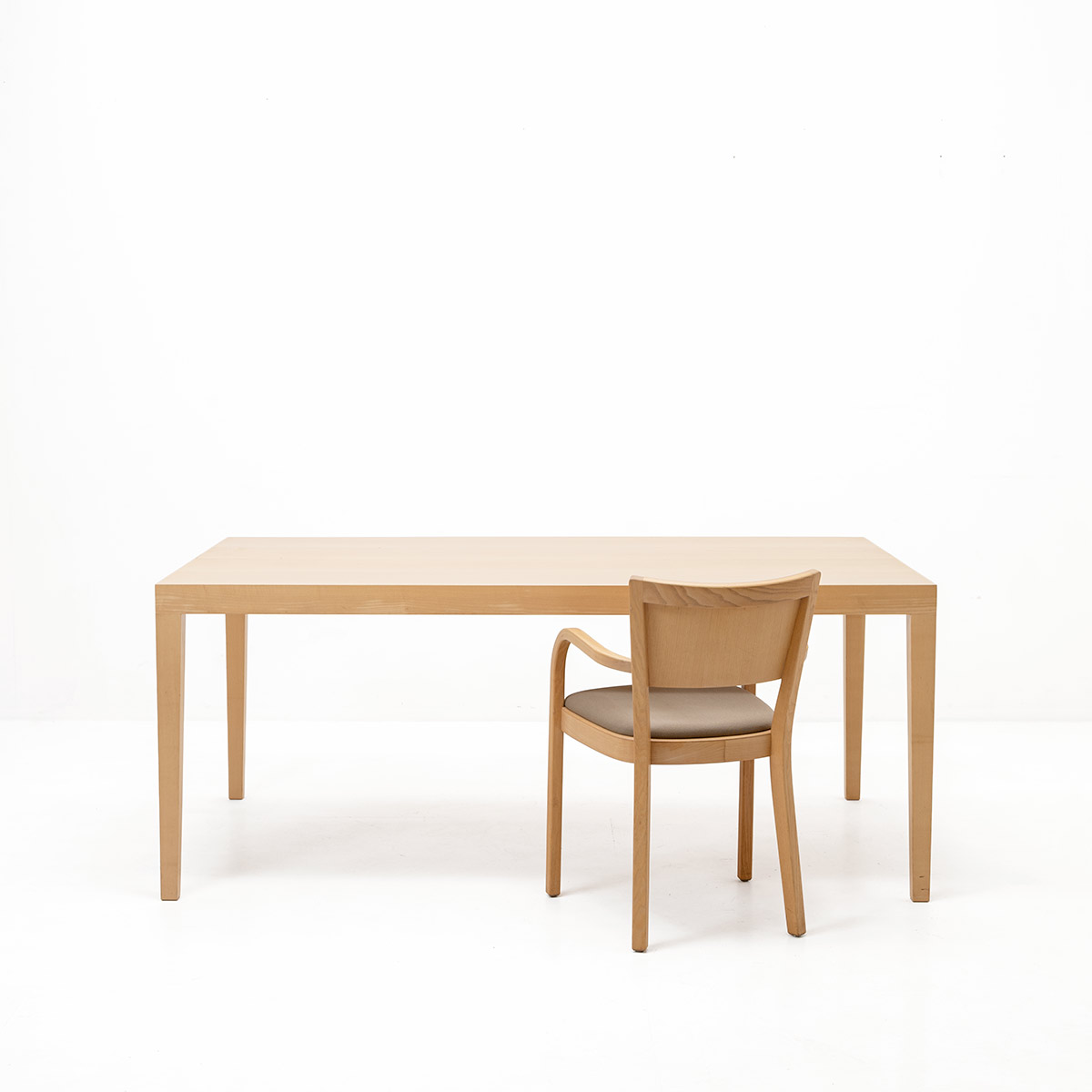 Tisch Modell `Mi`, horgenglarus, Ahorn, horgenglarus, Holztisch, Tische