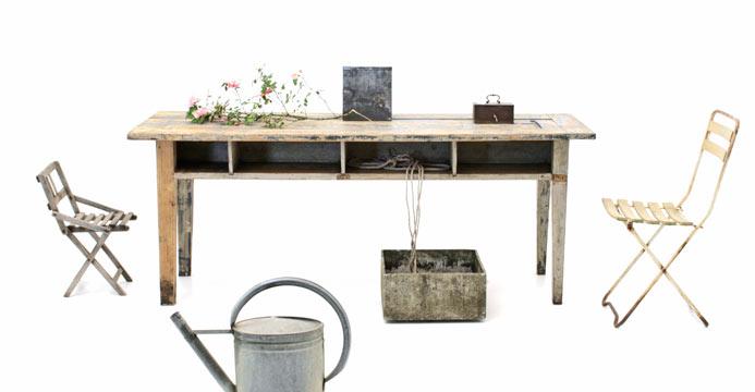 Werktisch mit schöner Patina
